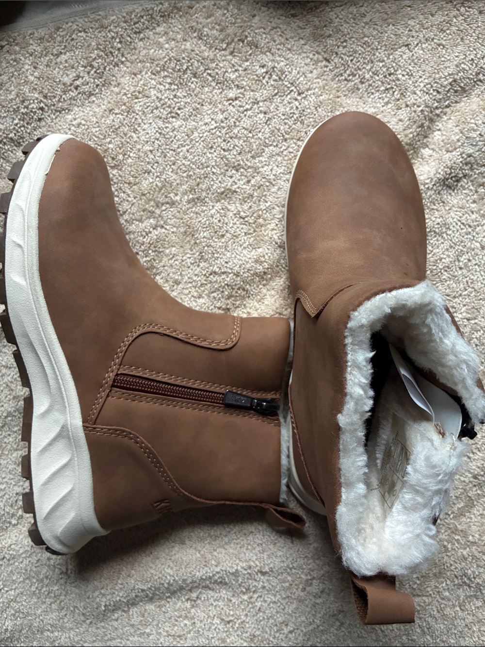 Khombu 6 Tan Sienna Faux-Shearling Winter Ankle Boots